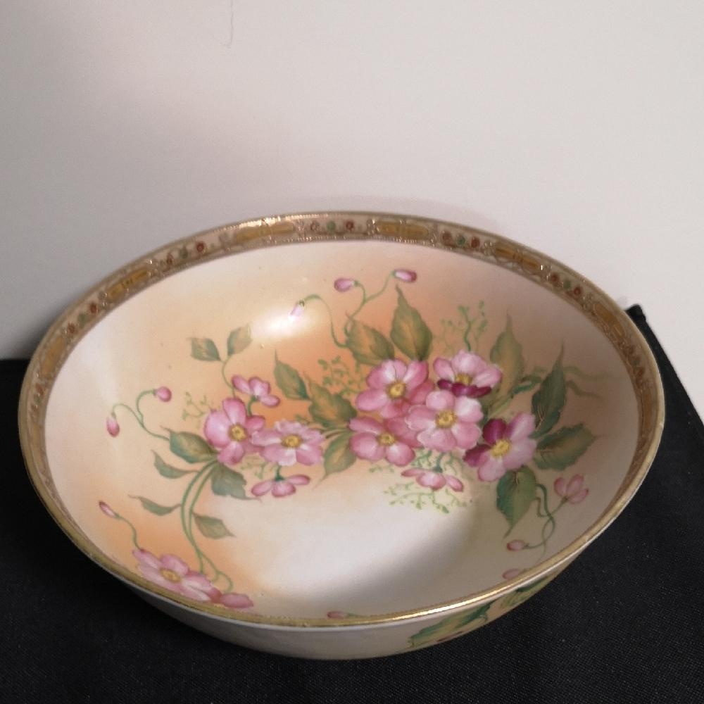 Stunning Hand-painted w Floral and Gold Rim Vintage Display Bowl Made In Japan